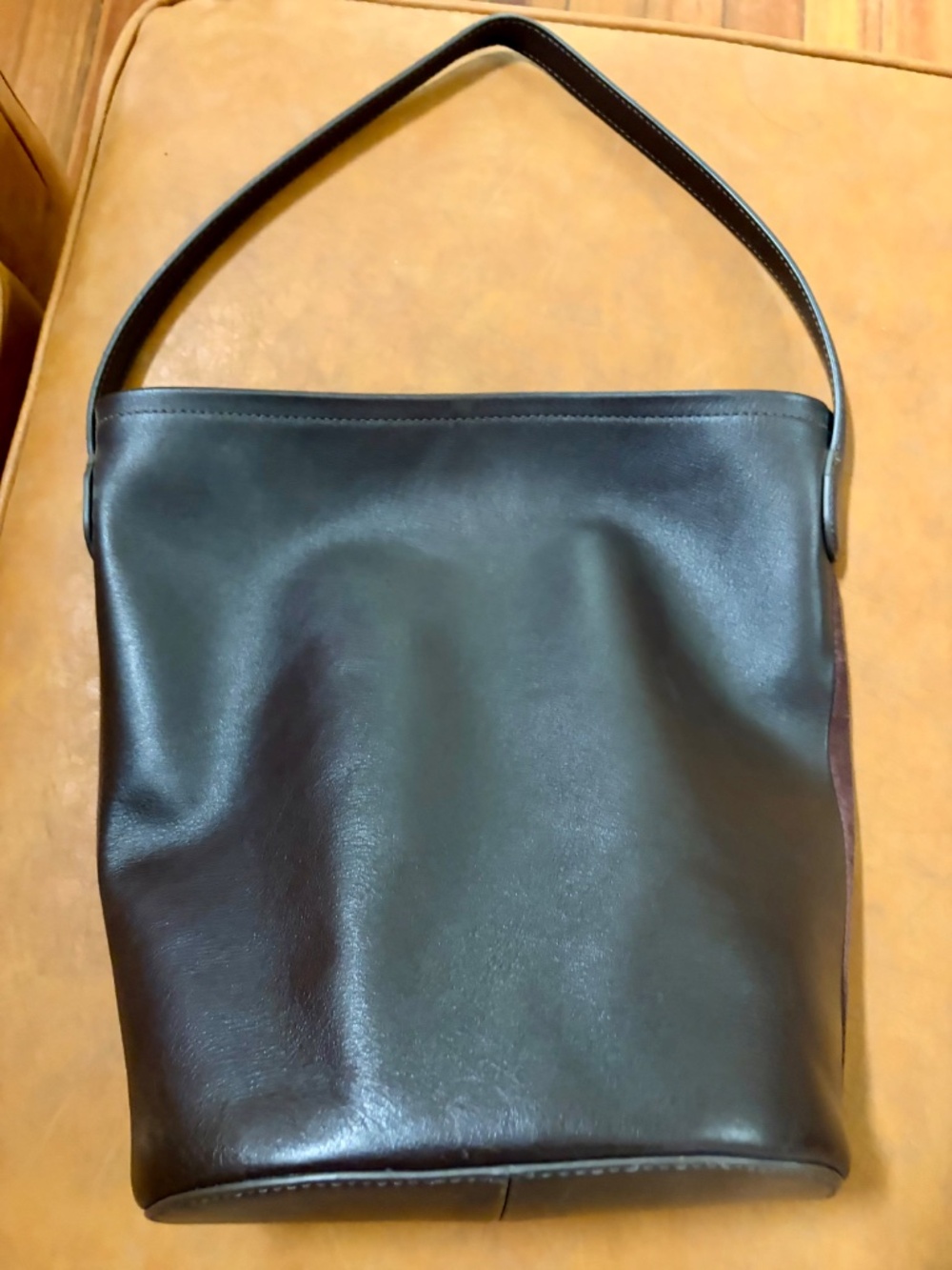 J.Crew Berkeley bucket bag in leather and suede - Picture 3 of 4